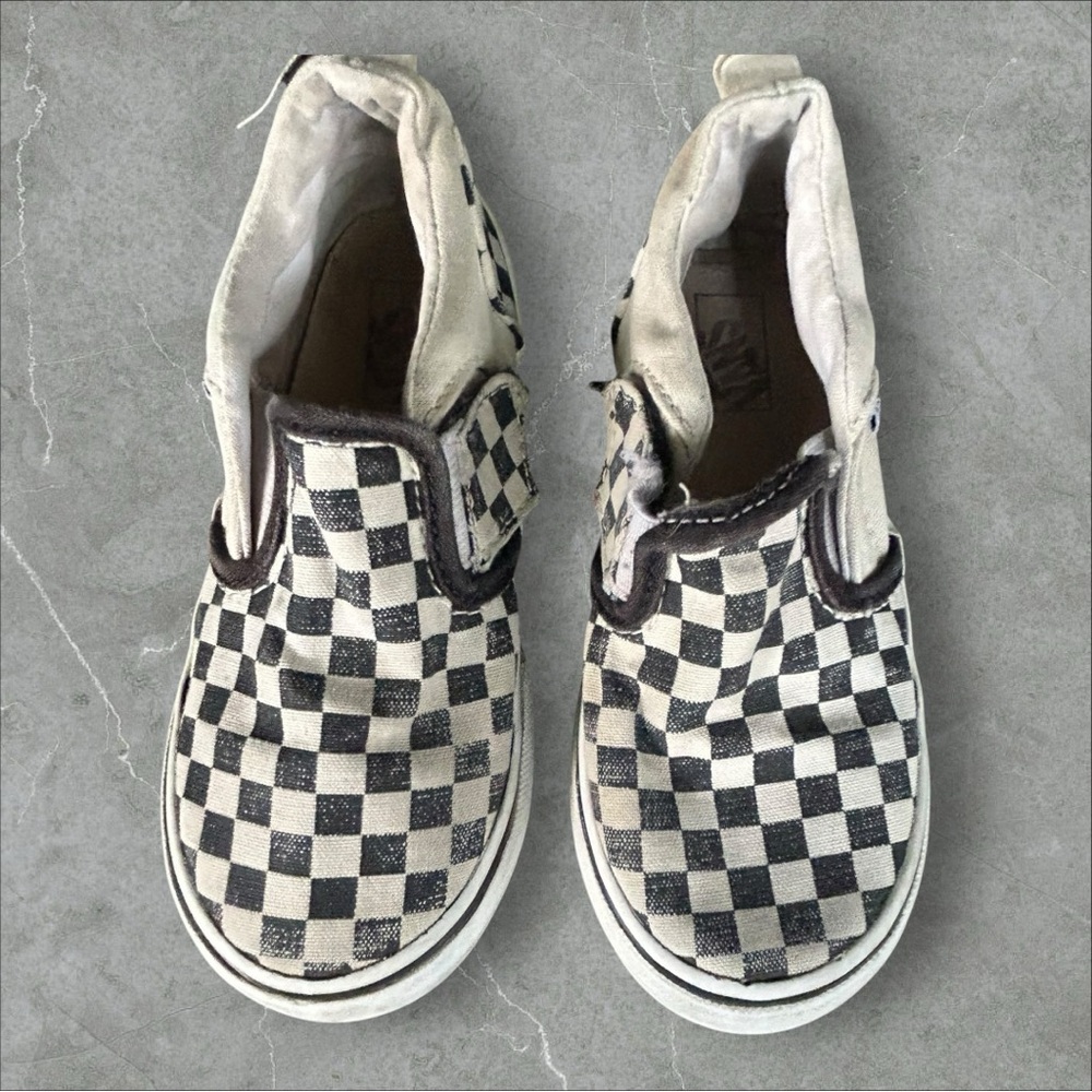 Vans Kids Black and White Checkered Sneakers w/Velcro